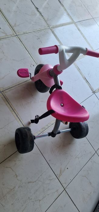 Vendo triciclo rosa