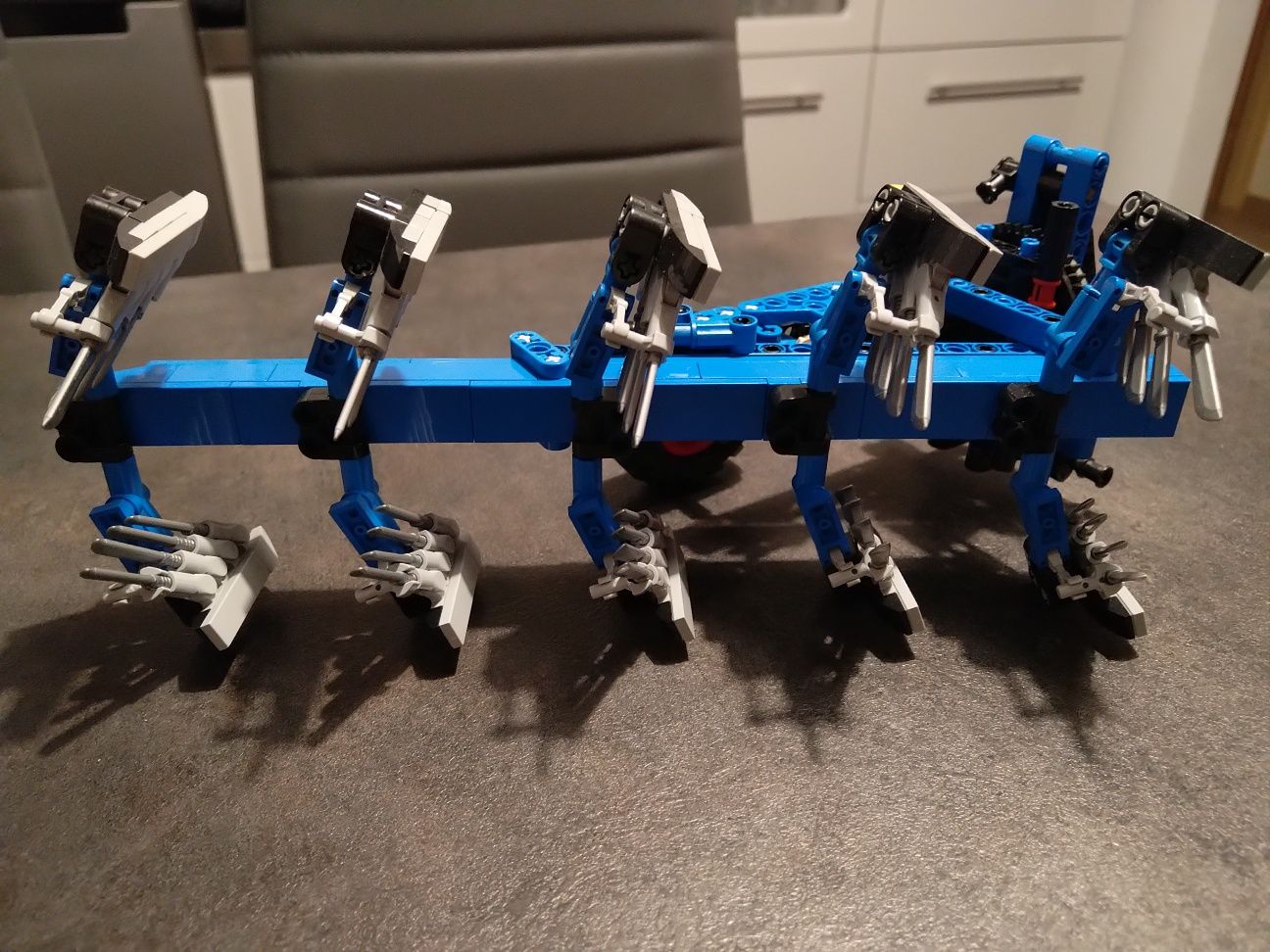 LEGO Fendt Favorit 514C  pług Lemken Europal 9 MOC by Eric Trax sbrick