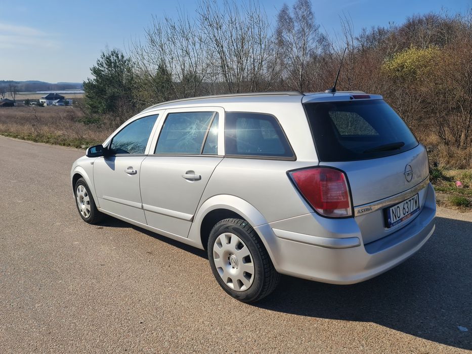 Opel Astra 3 H kombi 1.4 benzyna 2006