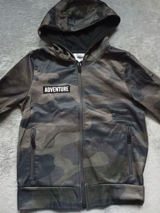 Bluza rozpinana z kapturem moro, ocieplana 134