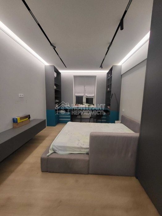 Продається велика 4К квартира у СТАЛІНЦІ парк Артема