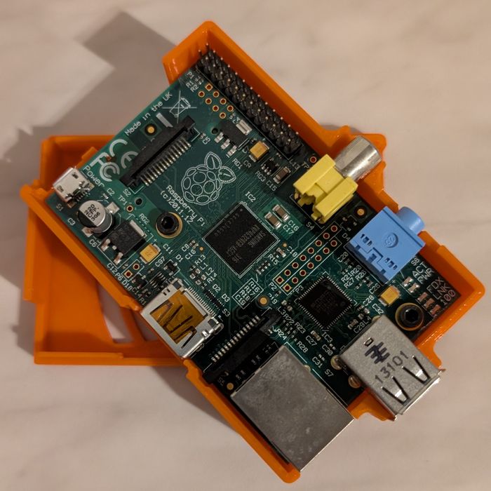 Raspberry Pi Model B 512MB RAM + obudowa