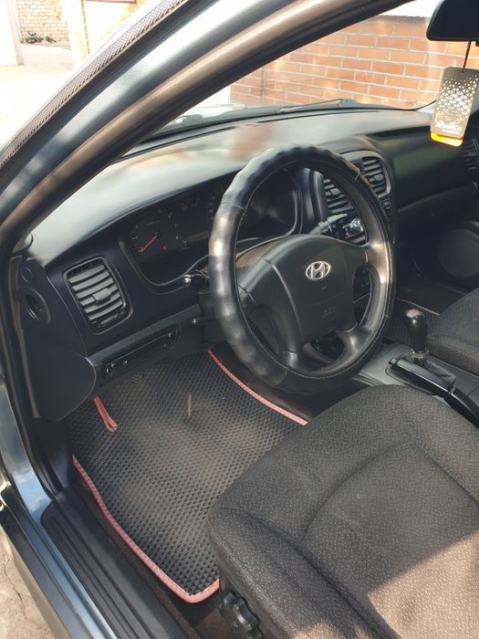 Хундай соната 2004 року