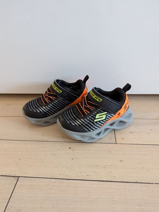 Sprzedam Sneakersy r.21