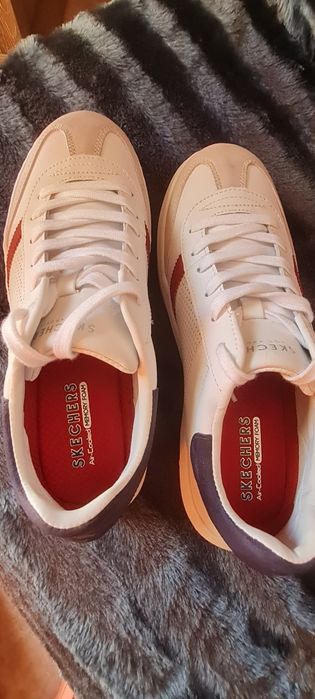 Sapatilhas marca SKECHERS