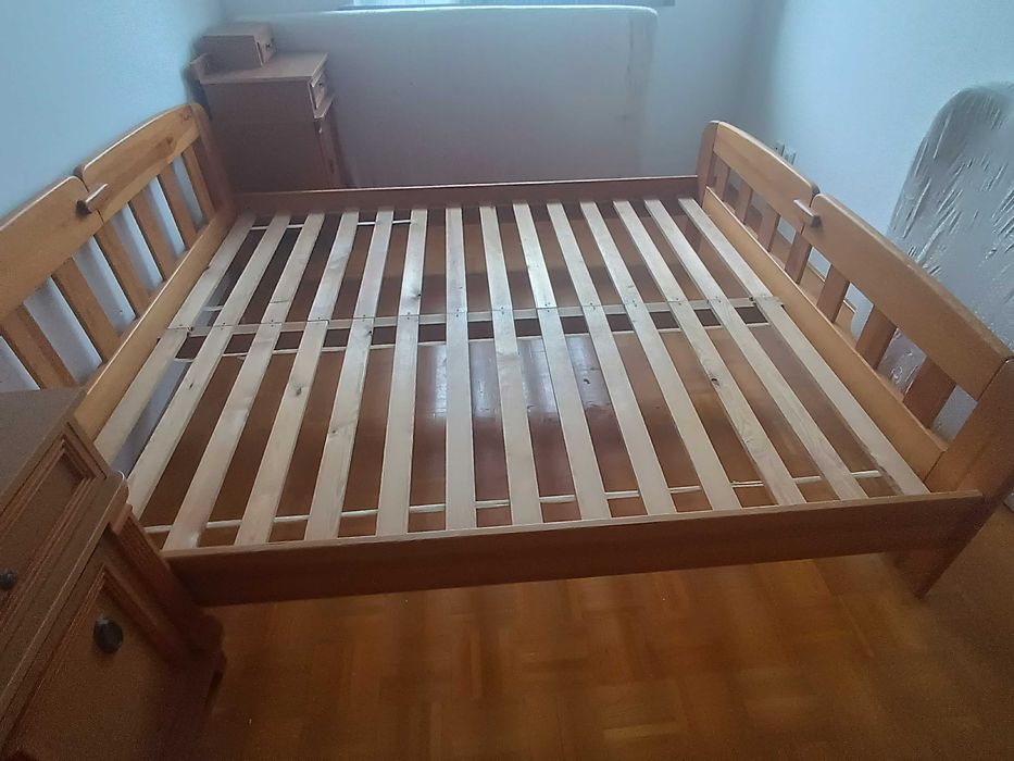 Duże łóżko do sypialni 180x200 oddam za darmo
