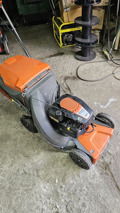 Газонокосилка Husqvarna ls48v 650 самохідна 

LC 48V