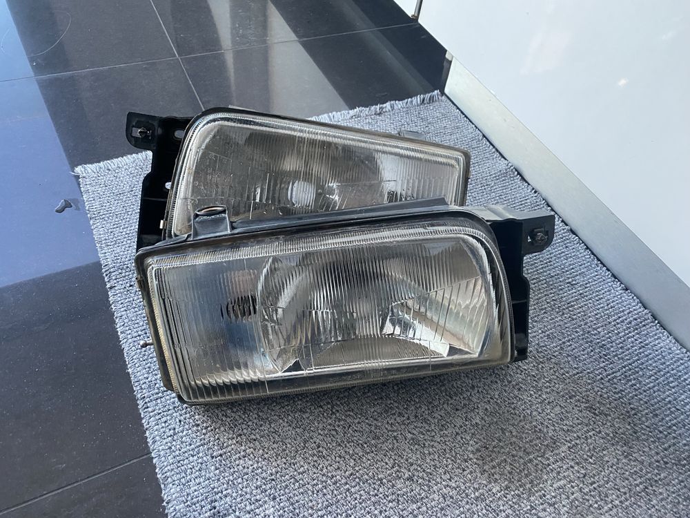 Farois nissan terrano 2 TD e TDI ( ford maverick, pisca, farolins)