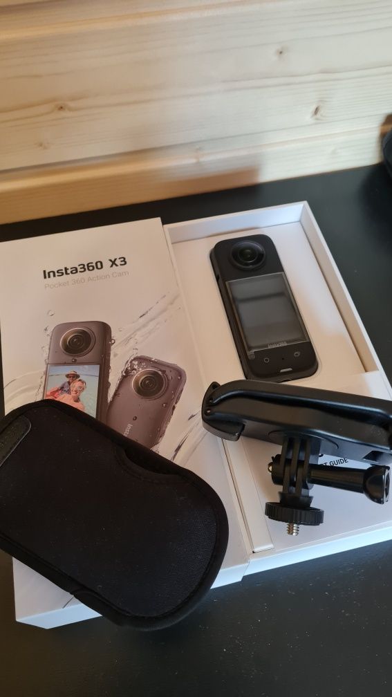 Kamera sportowa Insta360 x3 + uchwyt + karta 64gb