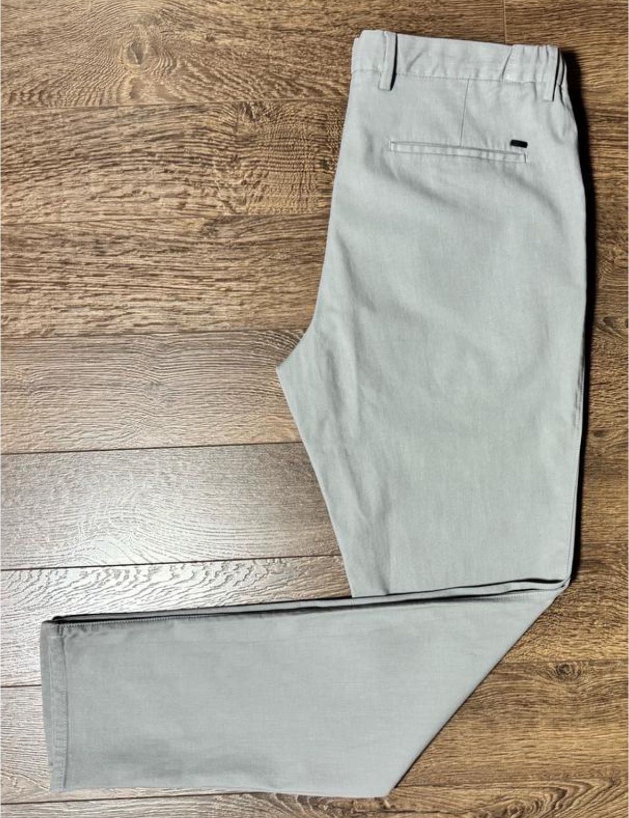 Брюки чиносы Massimo Dutti .