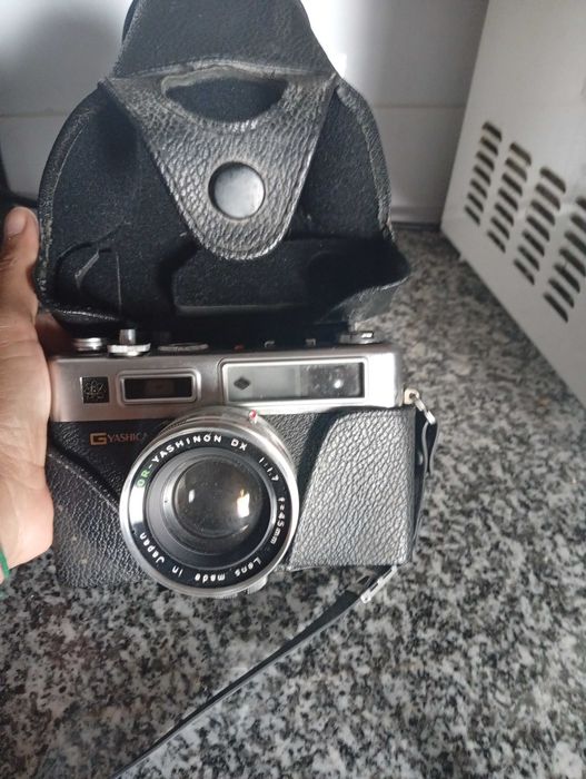 Máquina fotográfica Yashica Electro 35