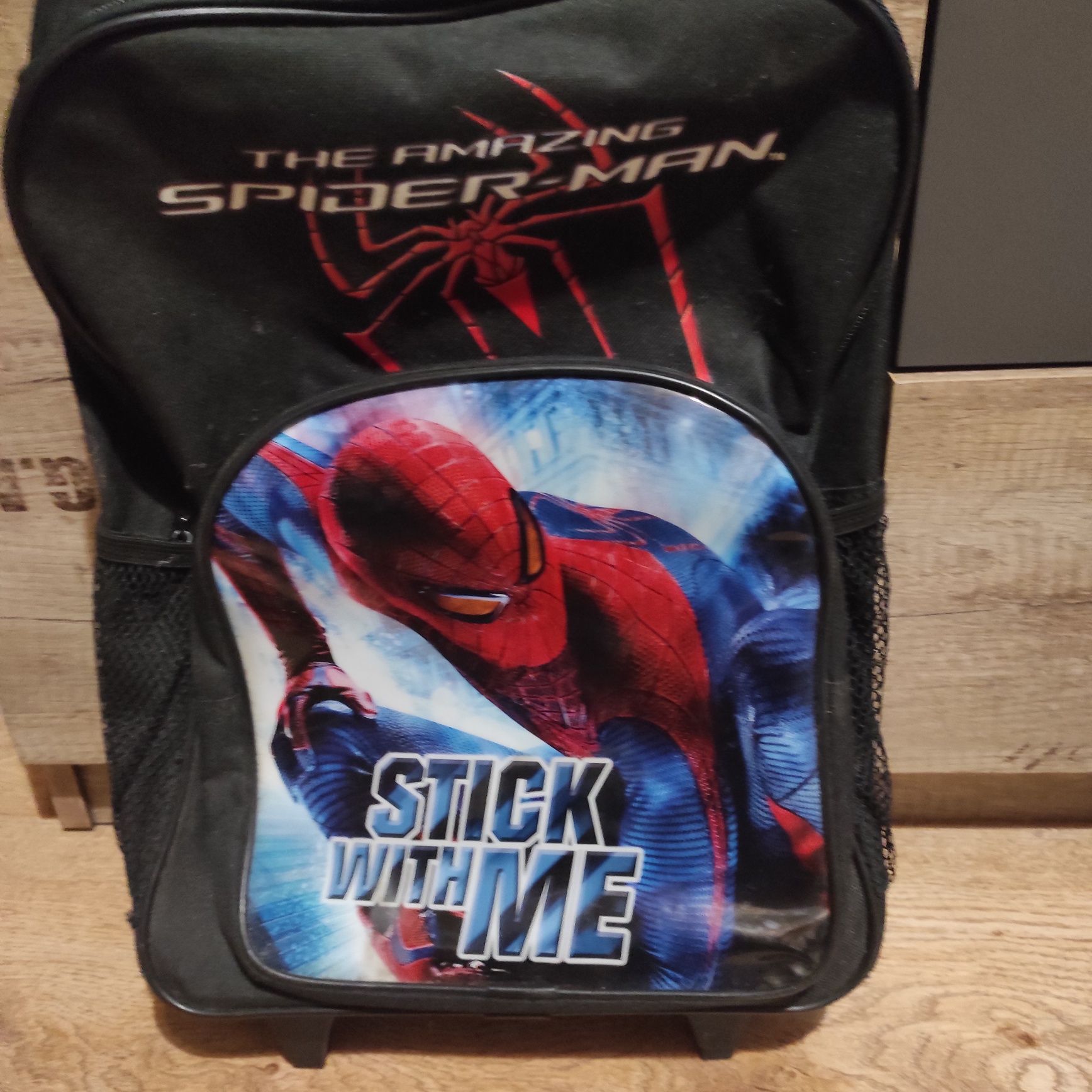 Plecak Spidermana na kółkach