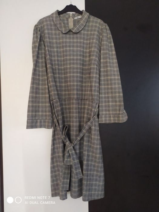 Sukienka w kratkę House