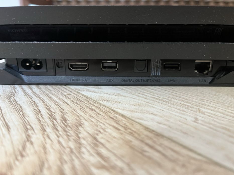 Продам Sony playstation 4PRO 10 ревізії