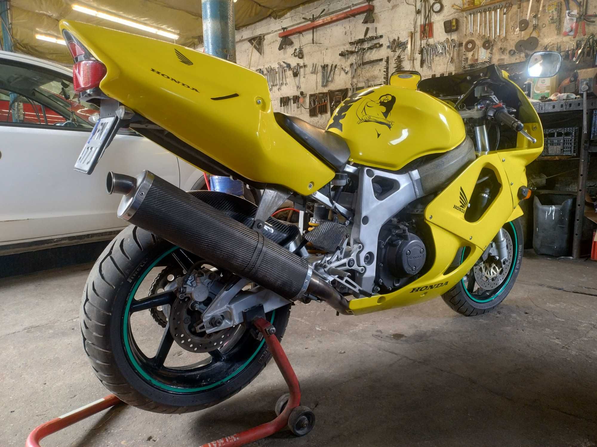 Honda CBR FireBlade 900RR SC33