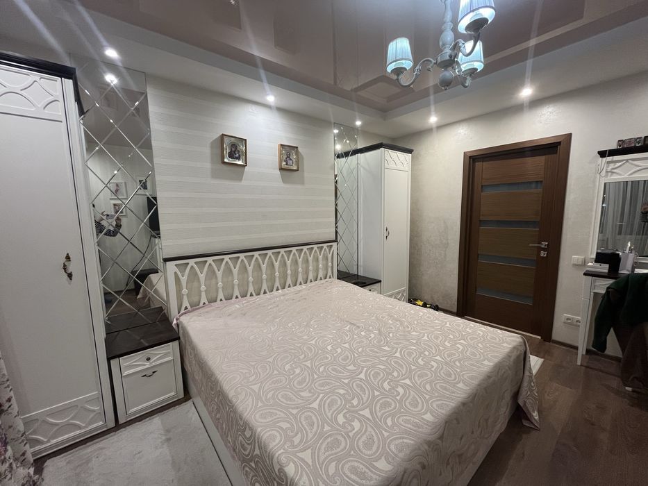 ЭКС!Госпрограммы!Красивая 3 к. 90м р-н Небесной сотни! Дорогой ремонт