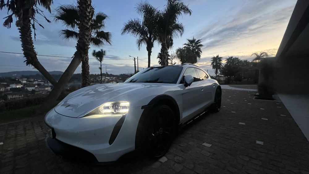 Porsche Taycan 4 Cross Turismo – 2022 – 70.000 km – Excelente Estado
