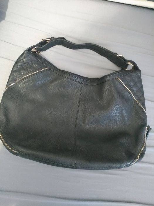 Torebka czarna ozdobna zamki na ramię + pasek