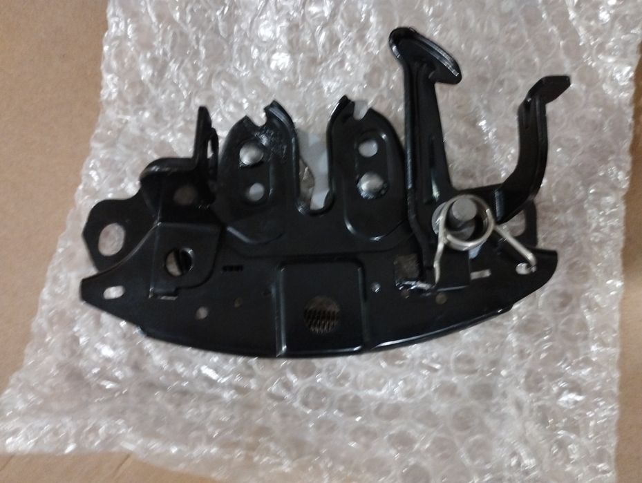 Петли капота Nissan rogue 2017