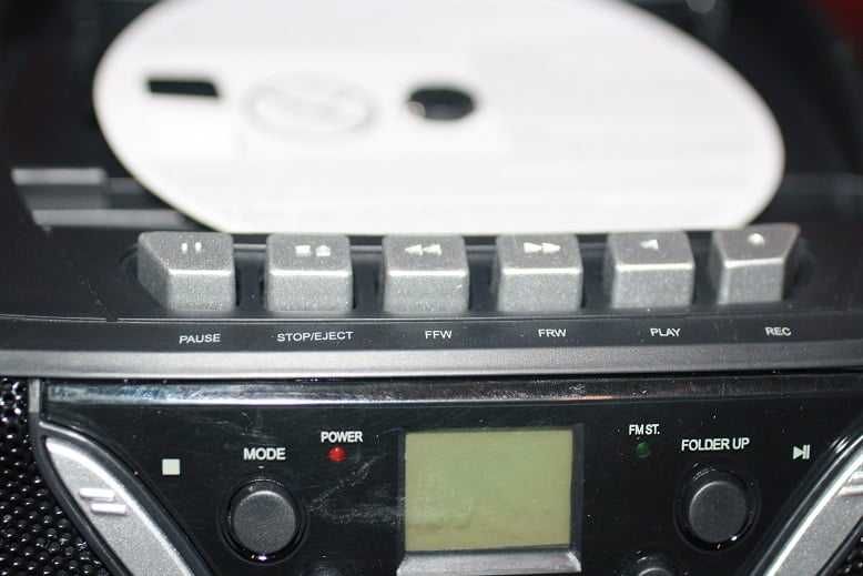 Rádio Boombox CD/MP3/K7 METRONIC 477131 Preto.