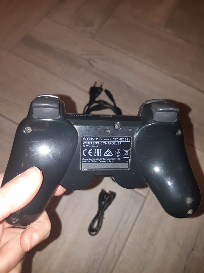 Продам игровую приставку Sony PlayStation 3 Slim CECH-2008B.