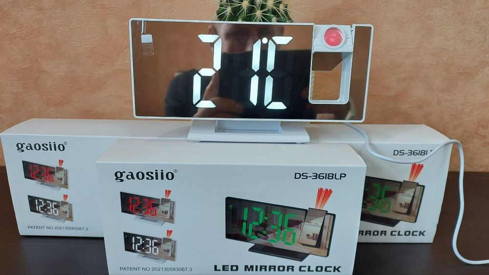 Годинник з проектором