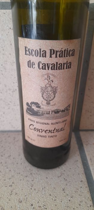 Garrafa vazia Escola Prática de Cavalaria