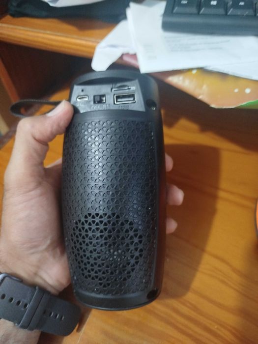 Coluna Bluetooth portátil com entrada micro sd, USB, led, aceito troca