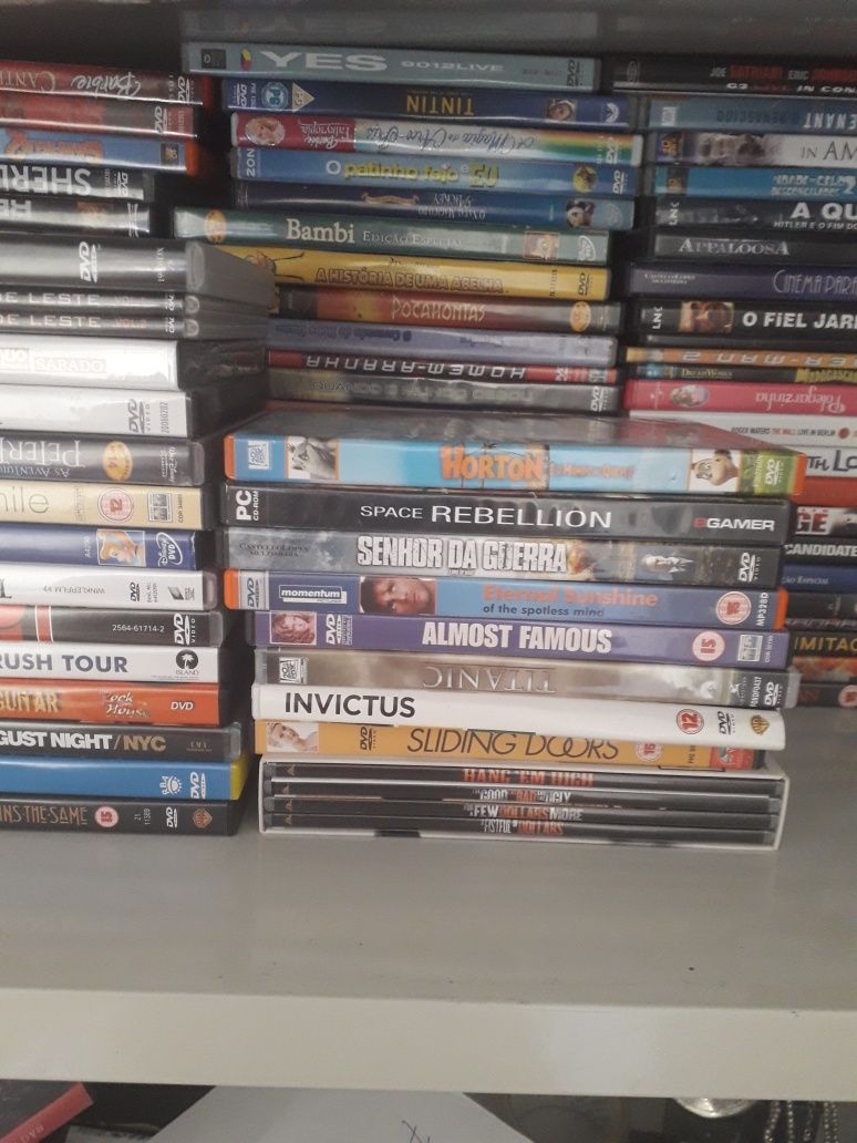 Set de dvd filmes e outros