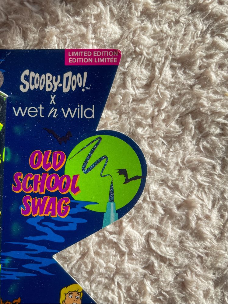 Nieużywany granatowy brokatowy eyeliner Scooby-Doo x wet n wild