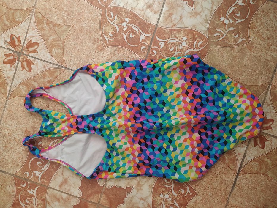 Цельный спортивный купальник speedo