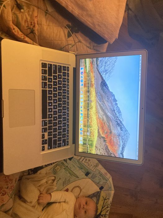 Apple macbook a1286 stan dobry