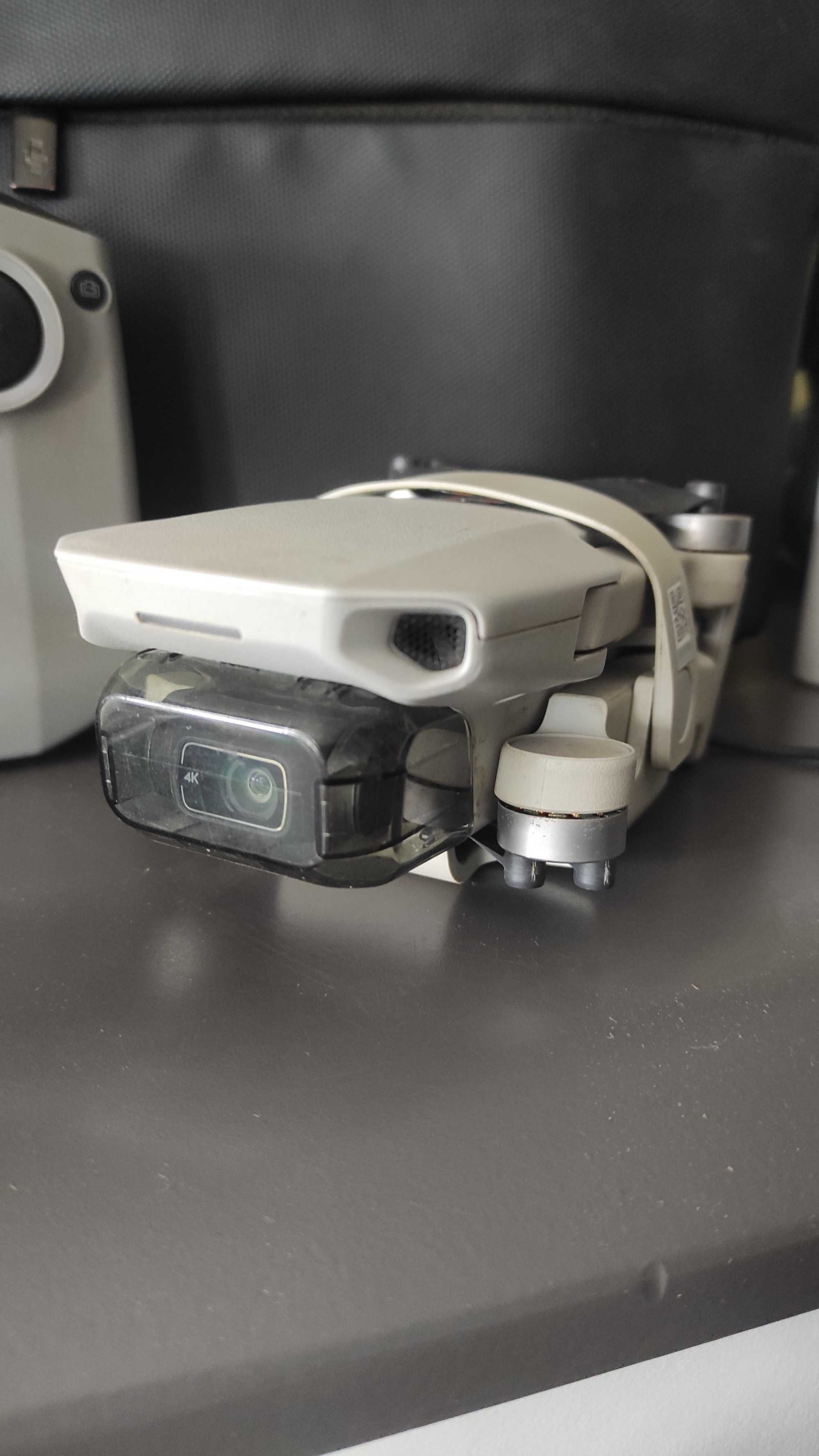 Dron DJI mini 2 Fly More Combo