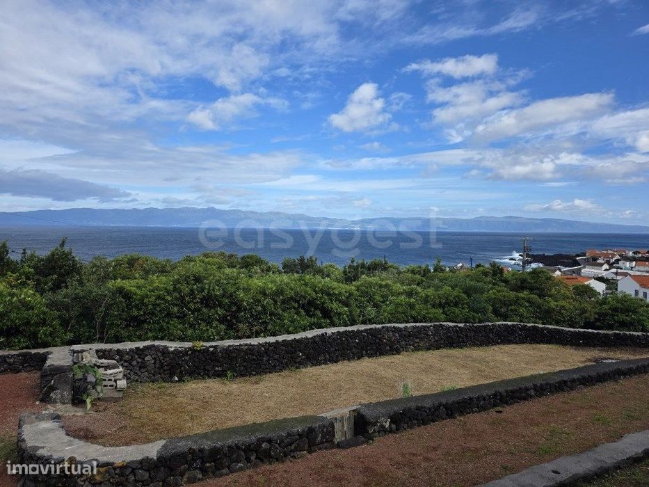Duas Moradias T2 com Vista Mar e Potencial Turístico - Santo Amaro,...