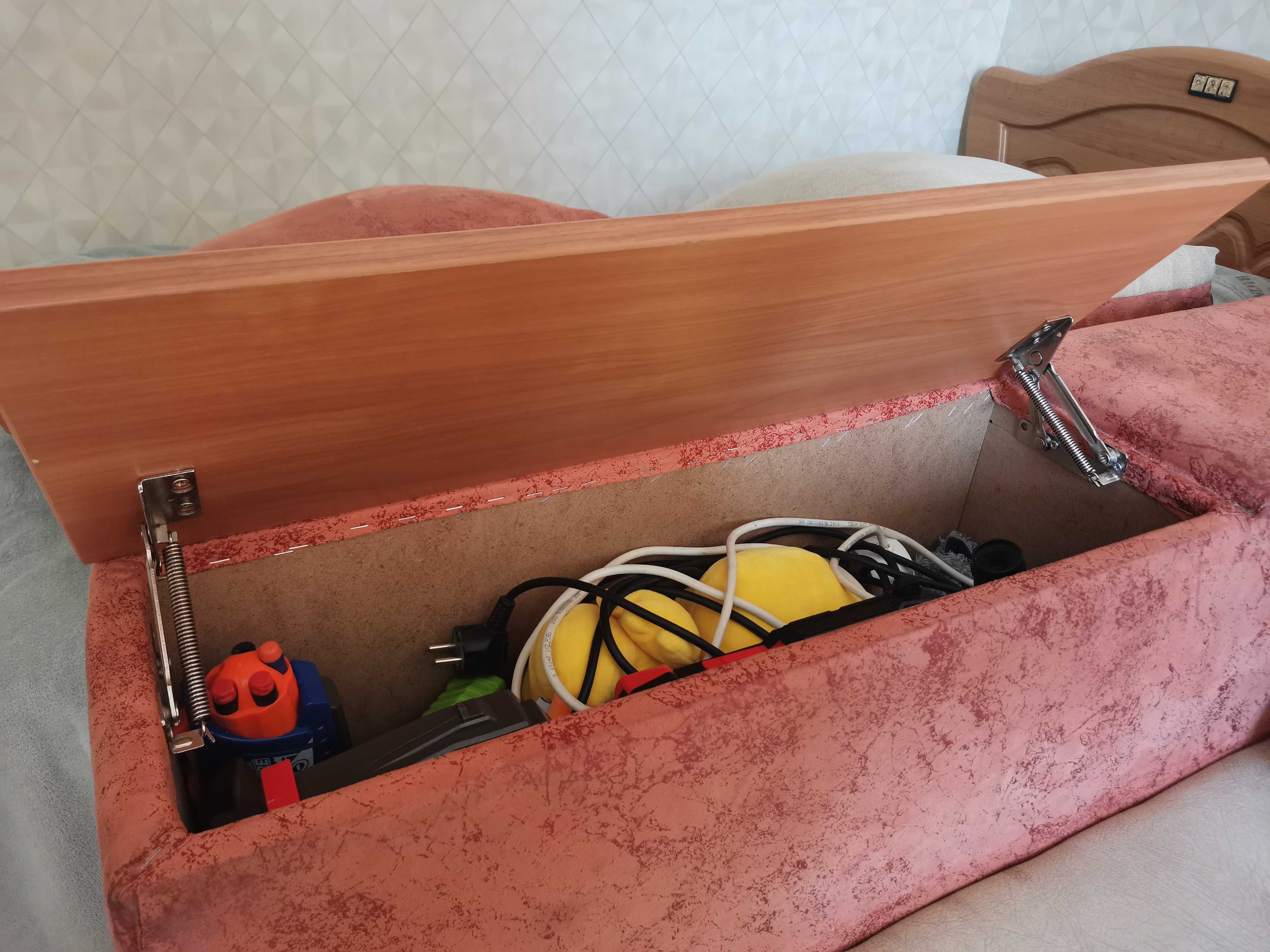 Кутовий диван Оксфорд, розкладається, з міні баром і поличкою