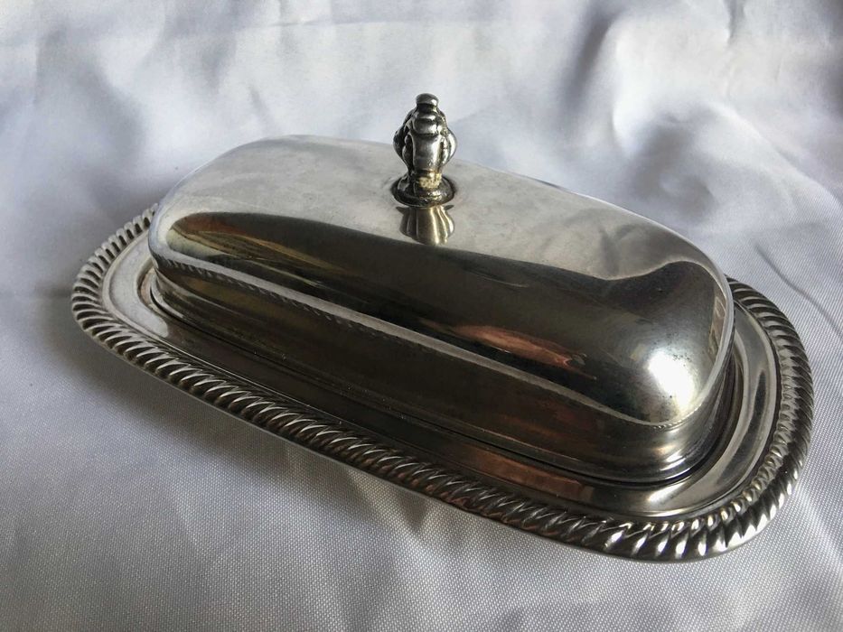 Posrebrzana maselniczka amerykańska