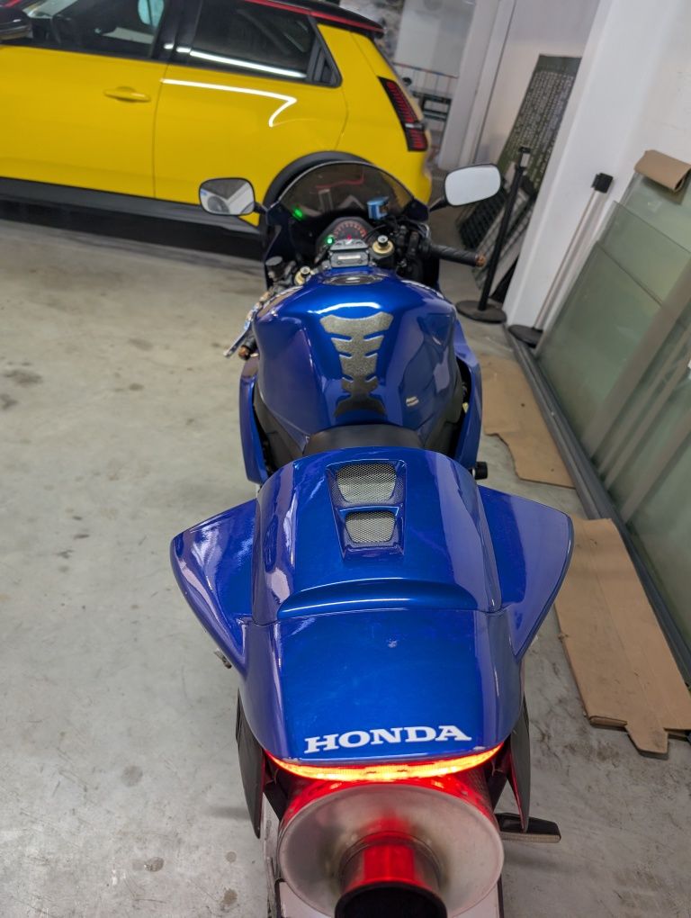 Honda CBR Fireblade 1000 RR (2005)