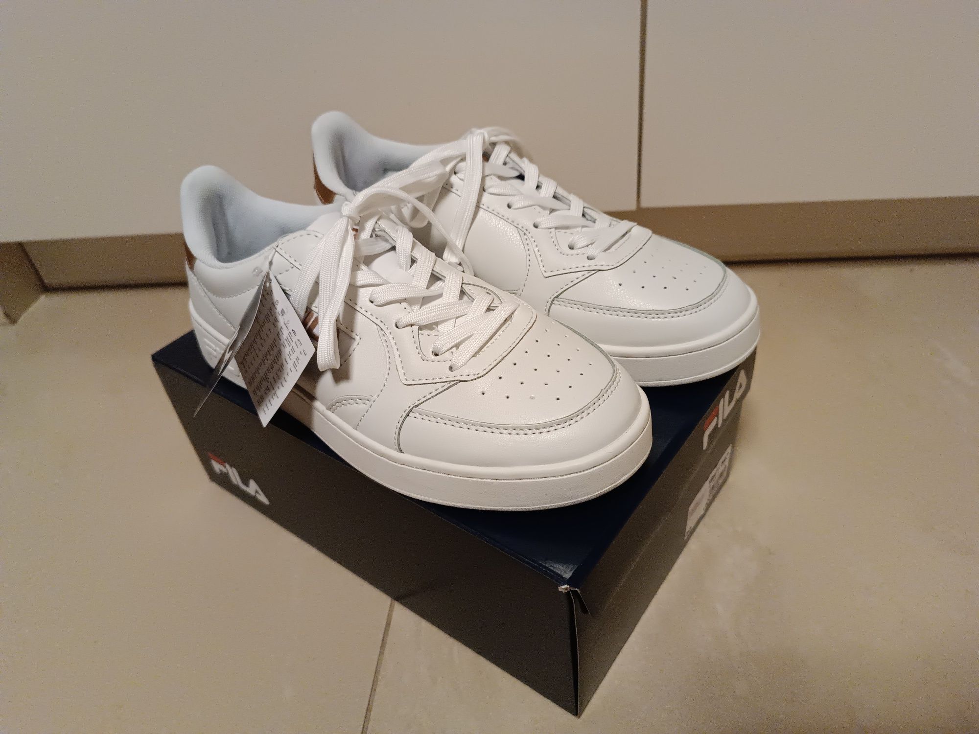 Nowe białe buty sneakersy damskie Fila rozmiar 40