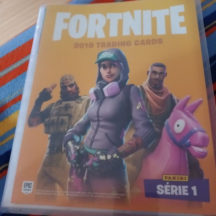Caderneta Fortnite