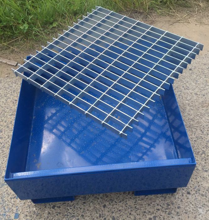 Wanna wychwytowa PMB z kratownicą na cztery beczki 200 L