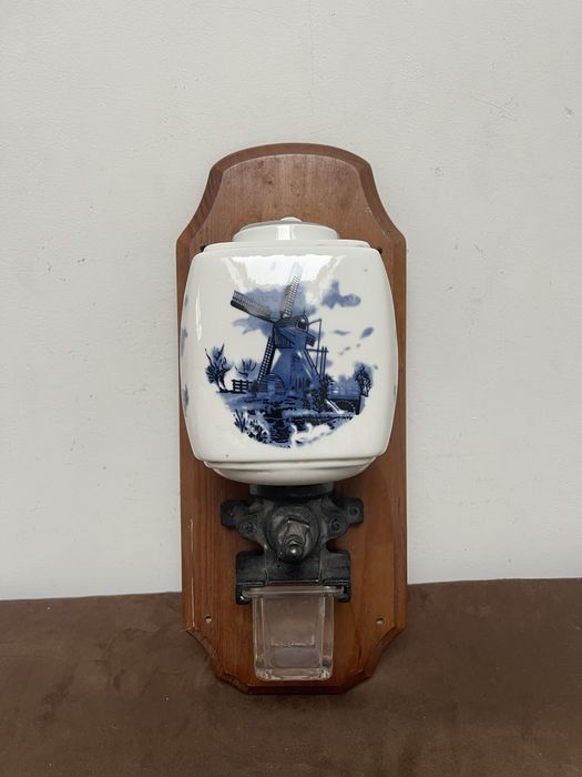 Stary Duży Młynek Do Kawy