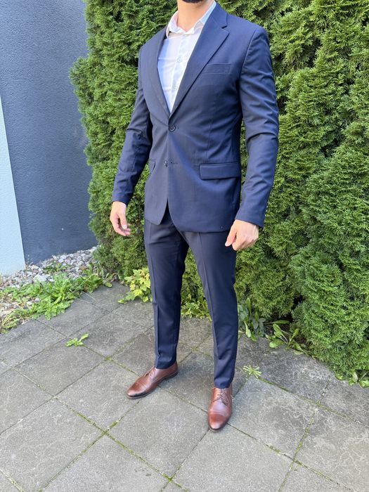 Garnitur męski granatowy Reserved r. 50 slim fit
