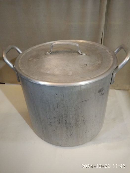 Алюминиевая кастрюля - бак