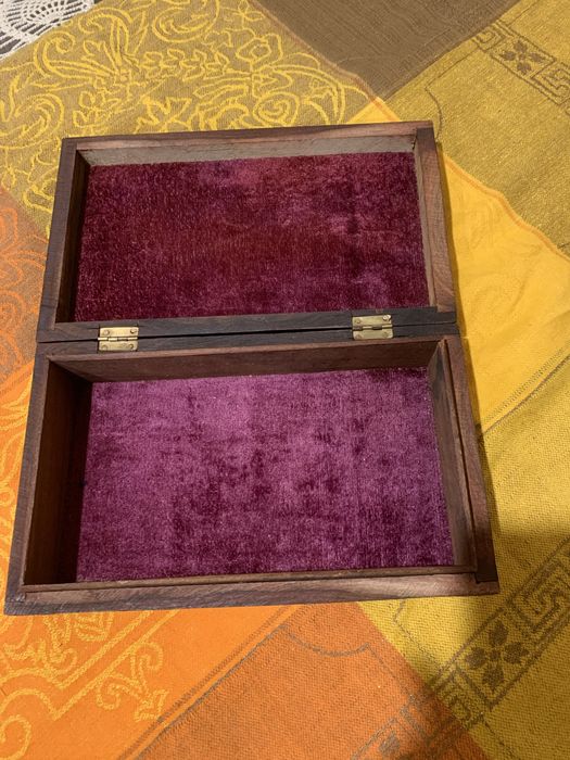 Шкатулка из розового дерева ручная работа инкрустирована латунью