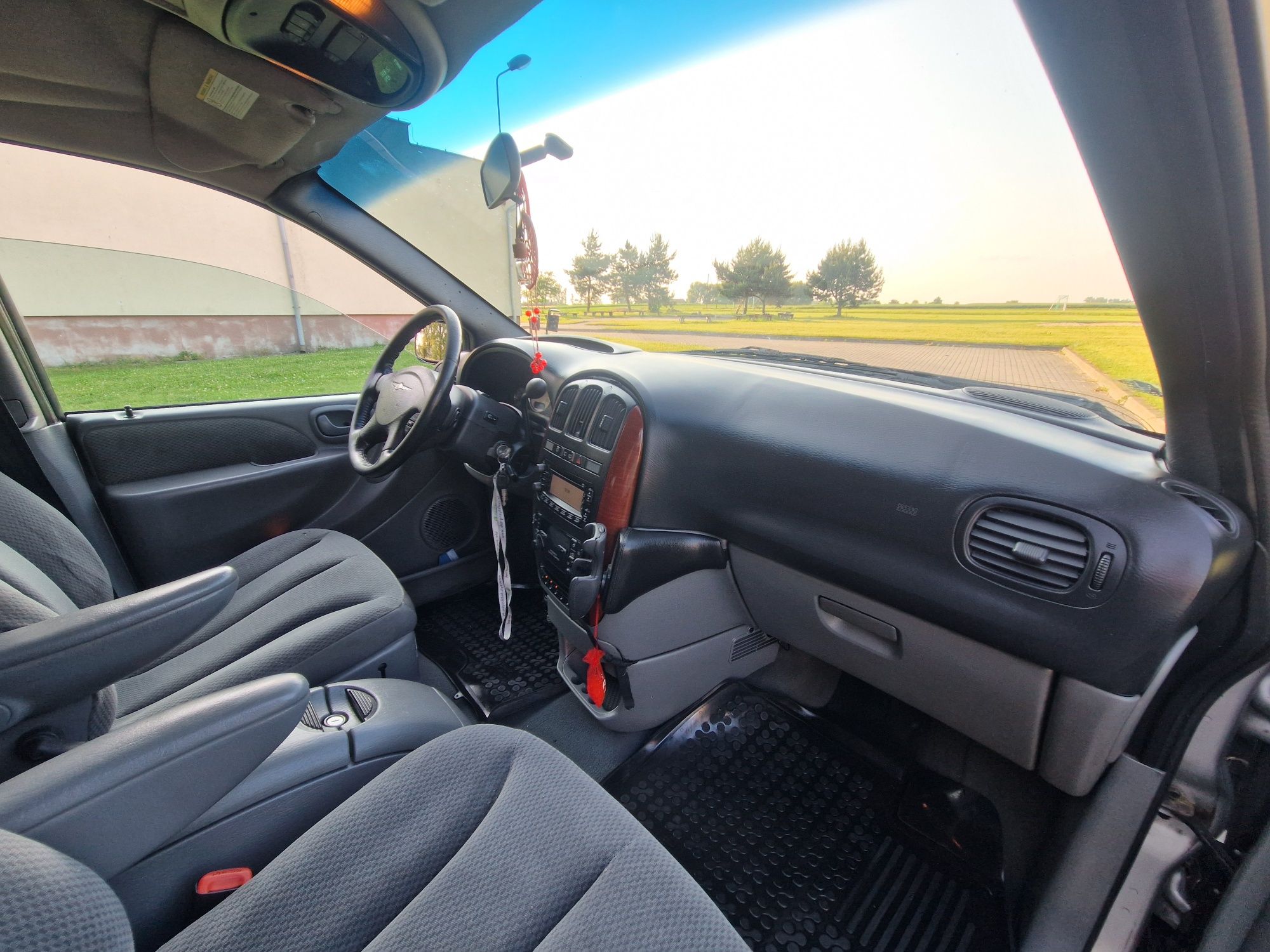 Wygodny i Niezawodny! Chrysler Voyager 2.8CRD -Automat -Stan BDB- 7os.