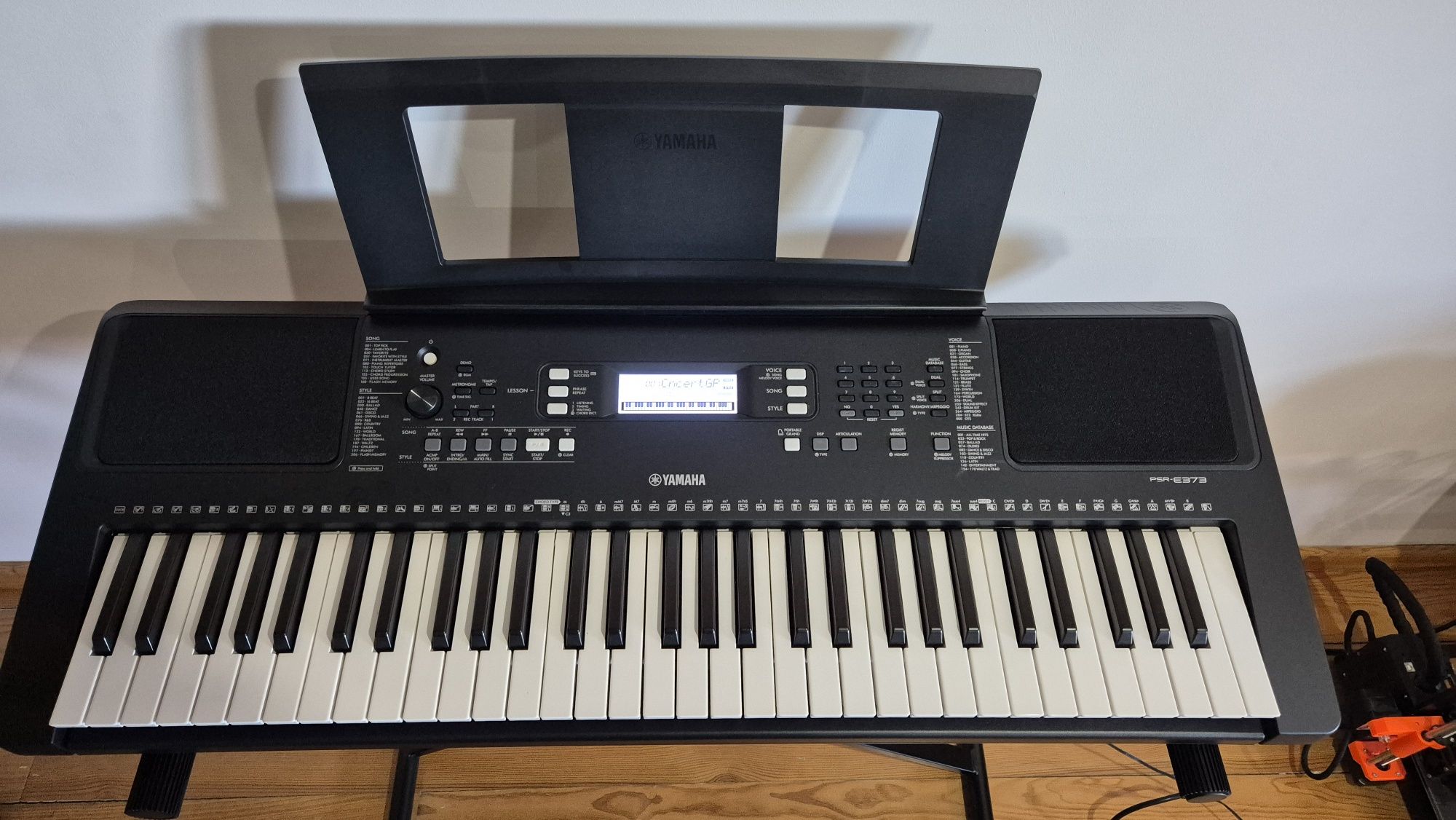 Piano YAMAHA PSR - E373