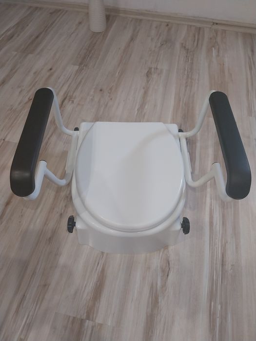 Nasadka toaletowa podwyższająca