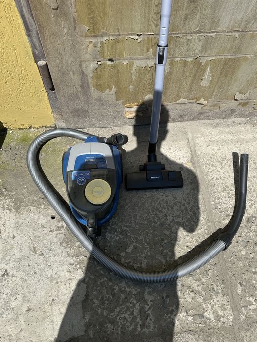 Продам пилосос Philips 2000 serias