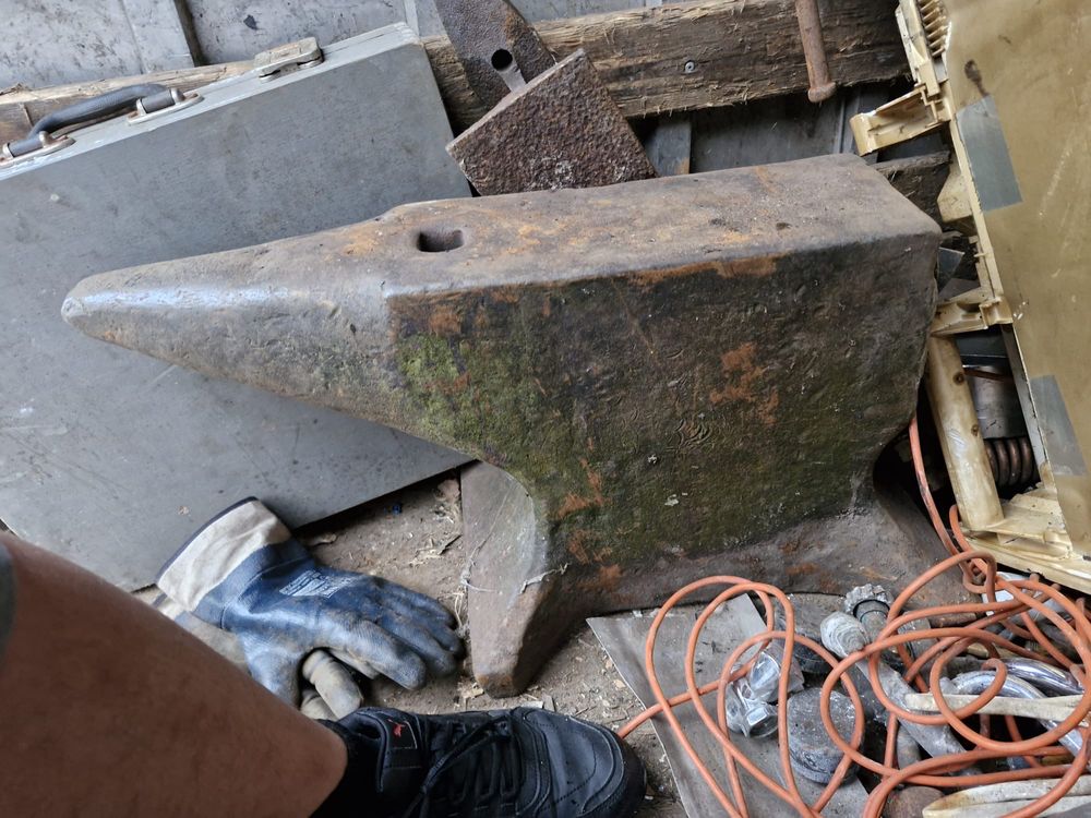 Kowadlo 200 kg , stan jak na zdjeciach