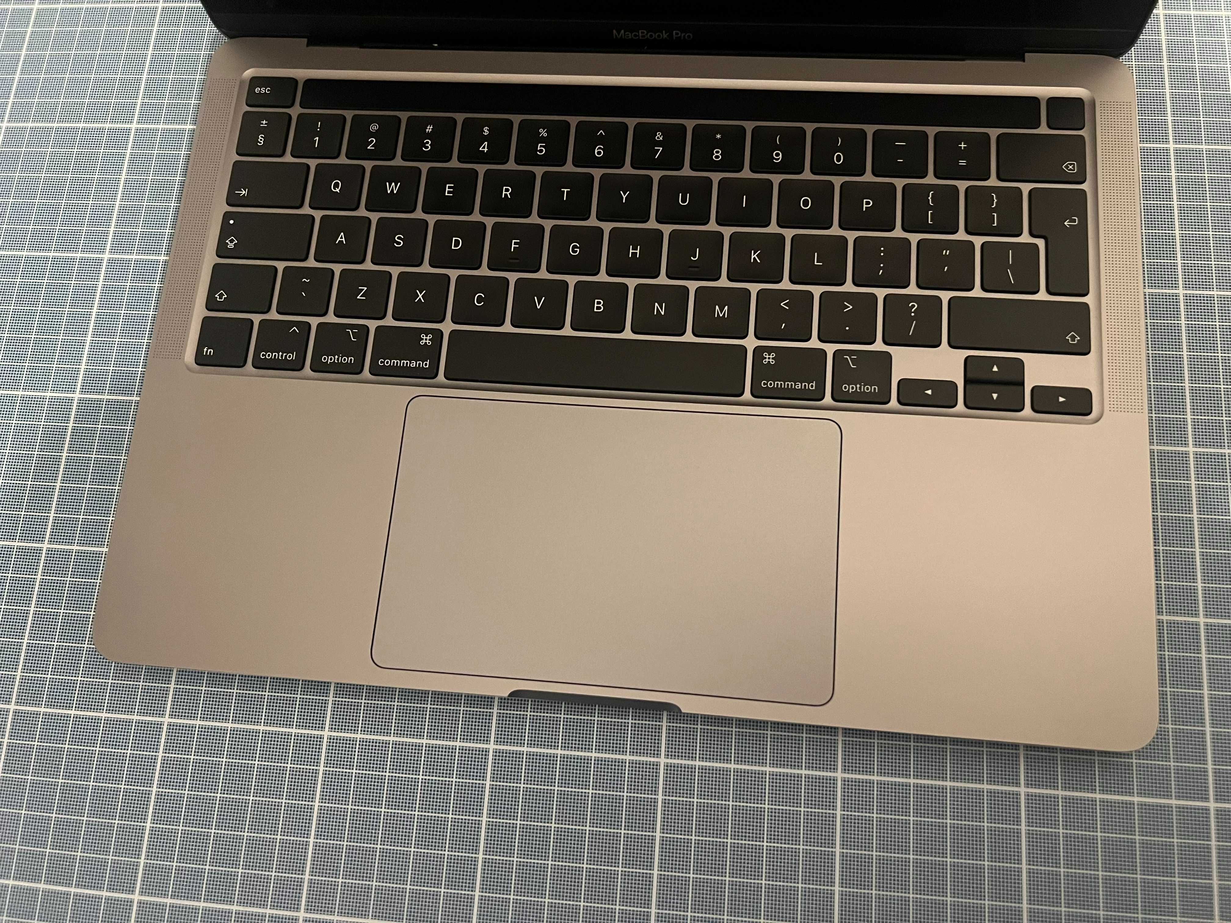 Laptop MacBook Pro, macOS Big Sur wersja 11.7